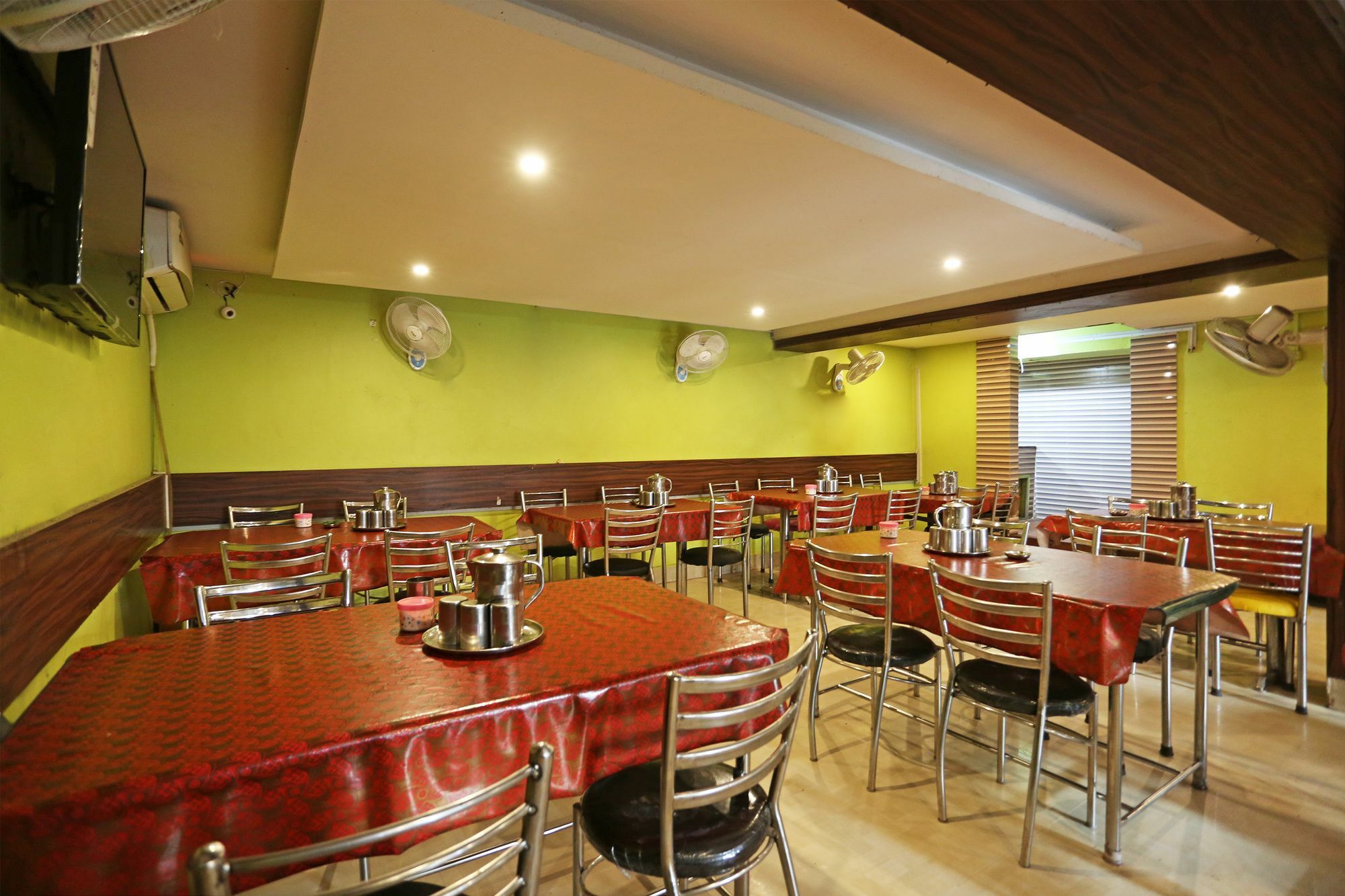 Oyo 5719 Hotel Jannat Palace Бхубанешвар Екстериор снимка